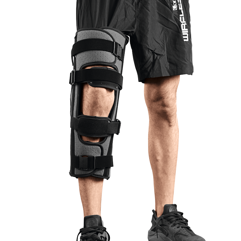 Zusatzbild DONJOY® Immo AT4 Everest mit Model, Dreiteilige Knieorthese zur Immobilisierung, einstellbar