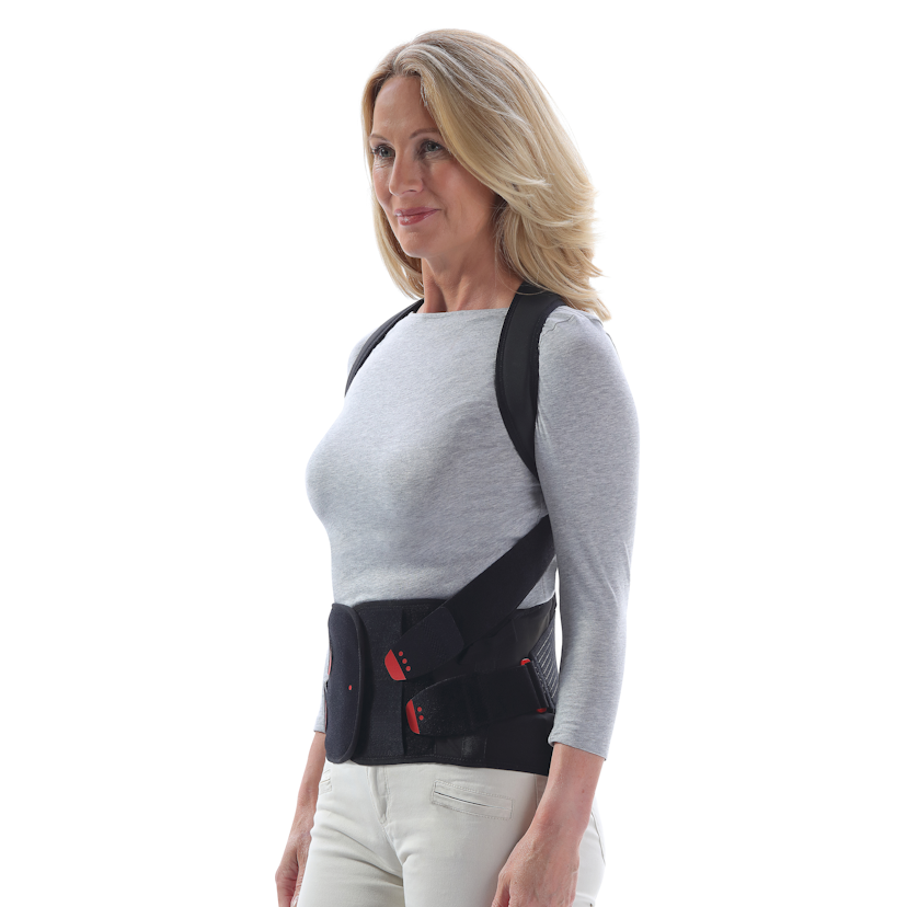 Zusatzbild DONJOY® OsteoStrap mit Model, Rückenorthese zur aktiven Entlastung der LWS/BWS